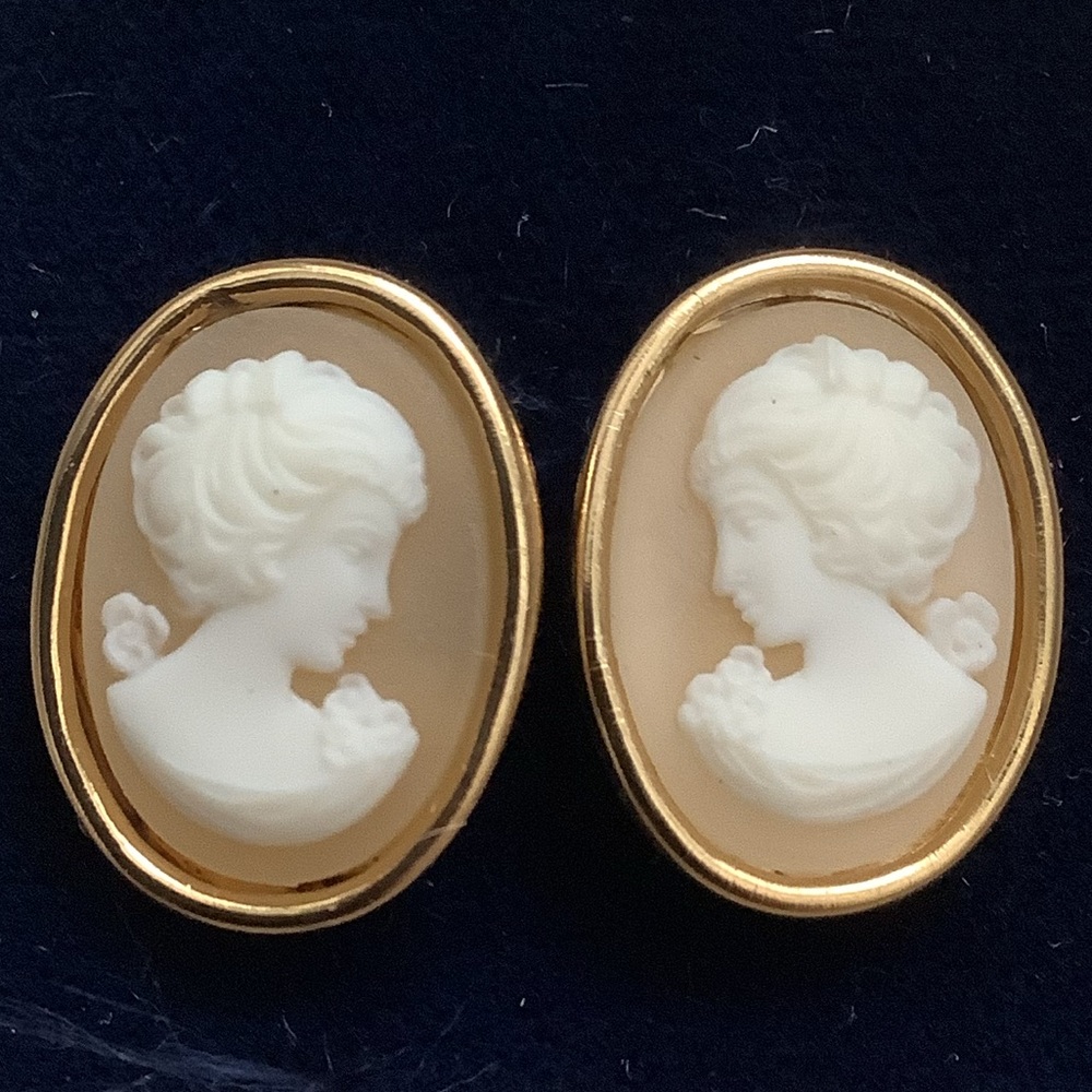 Vintage tonal cream cameo earrings